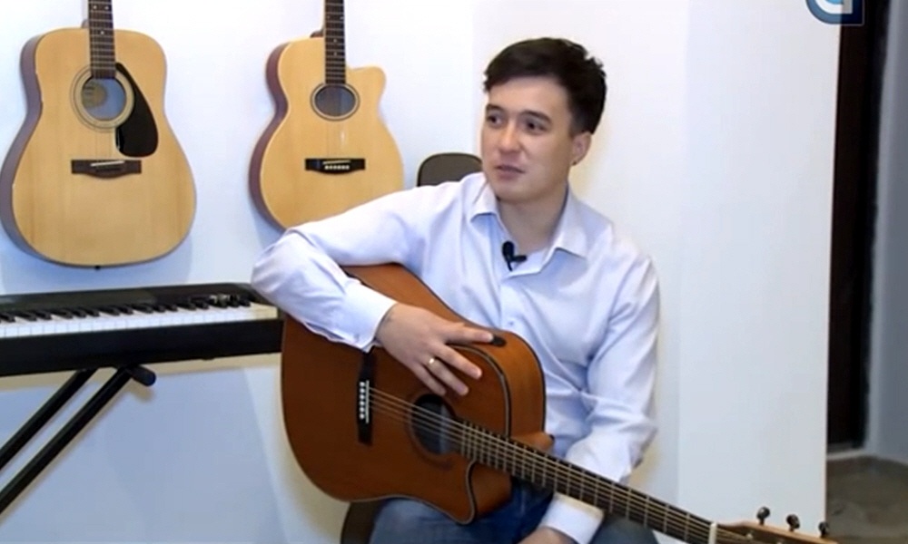 Владимир Суранов - преподаватель игры на гитаре